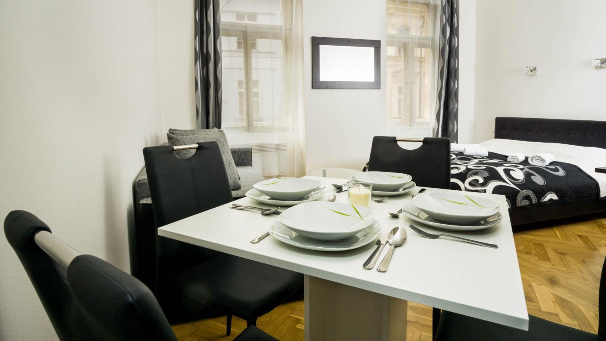 Black & White Apartment Prague By Wenceslas Square And Muzeum Praga Quarto foto