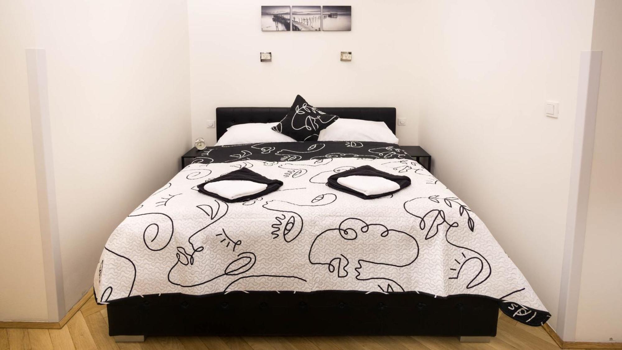 Black & White Apartment Prague By Wenceslas Square And Muzeum Praga Exterior foto