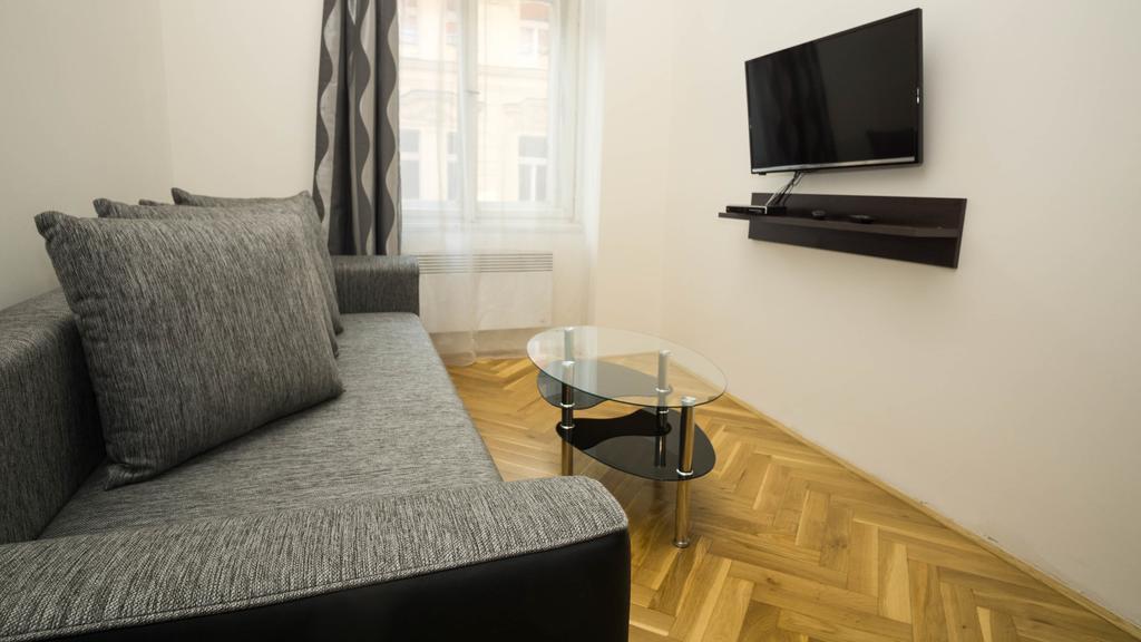 Black & White Apartment Prague By Wenceslas Square And Muzeum Praga Exterior foto