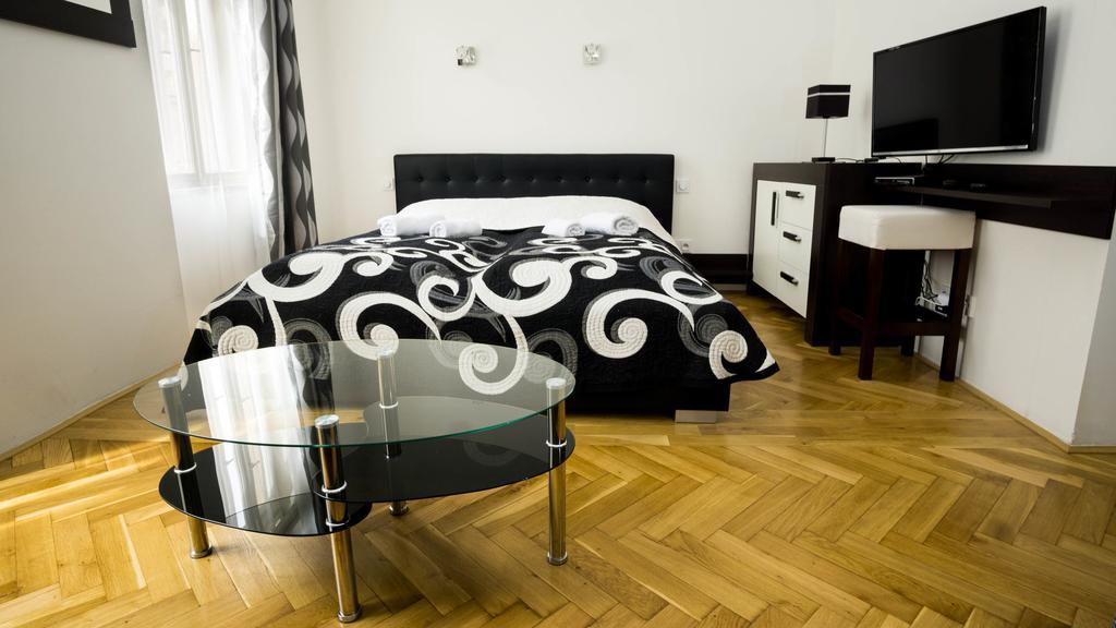 Black & White Apartment Prague By Wenceslas Square And Muzeum Praga Exterior foto